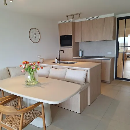 Apartment Den Oever Voor 8 Personen Met Zeezicht